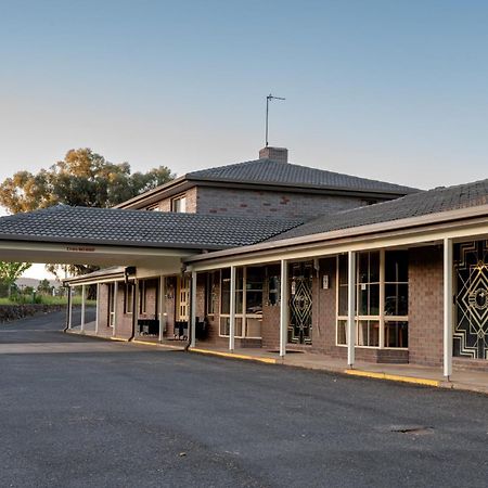 Tumut Valley Motel Pet Friendly Екстер'єр фото