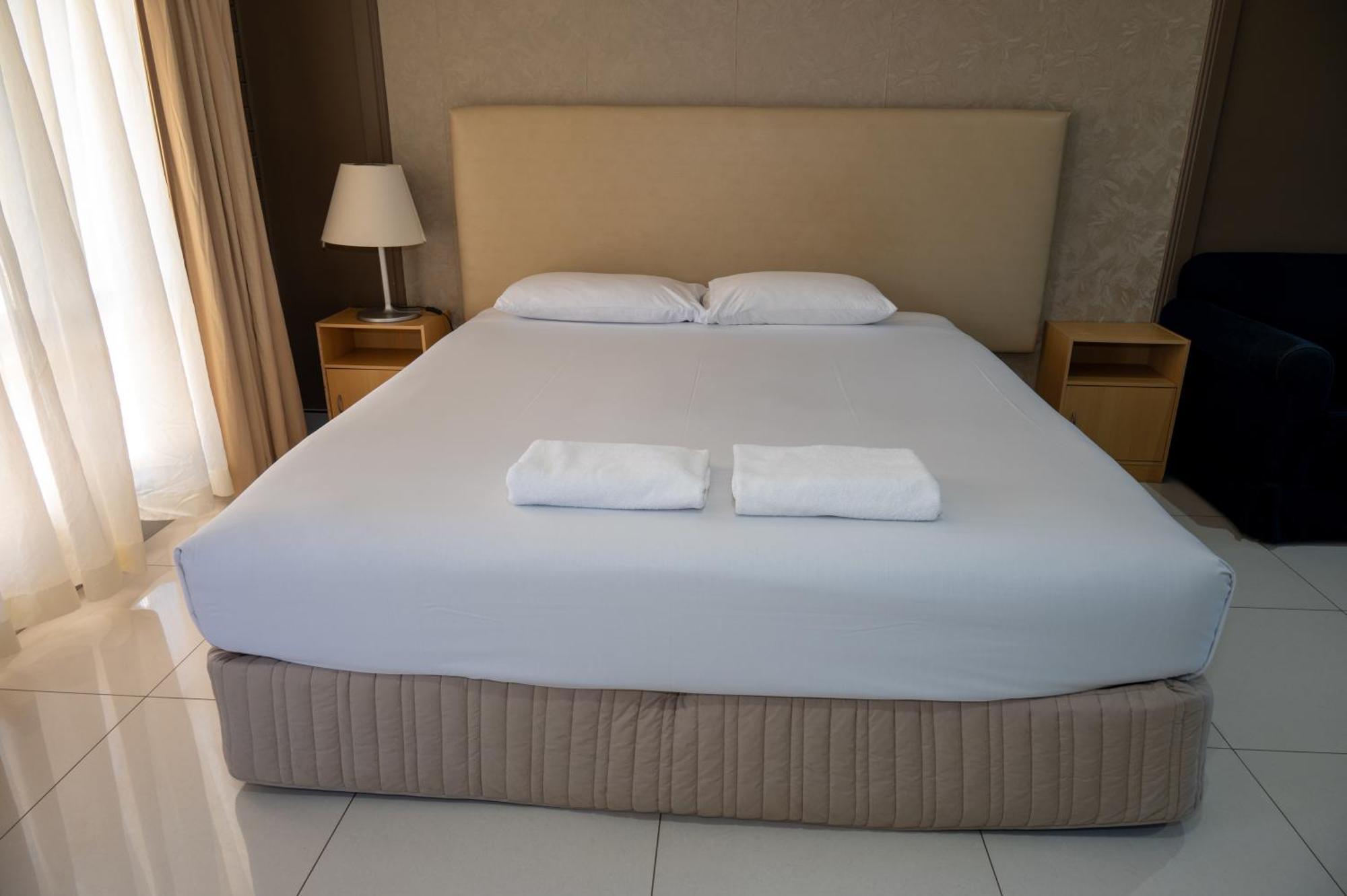 Tumut Valley Motel Pet Friendly Екстер'єр фото
