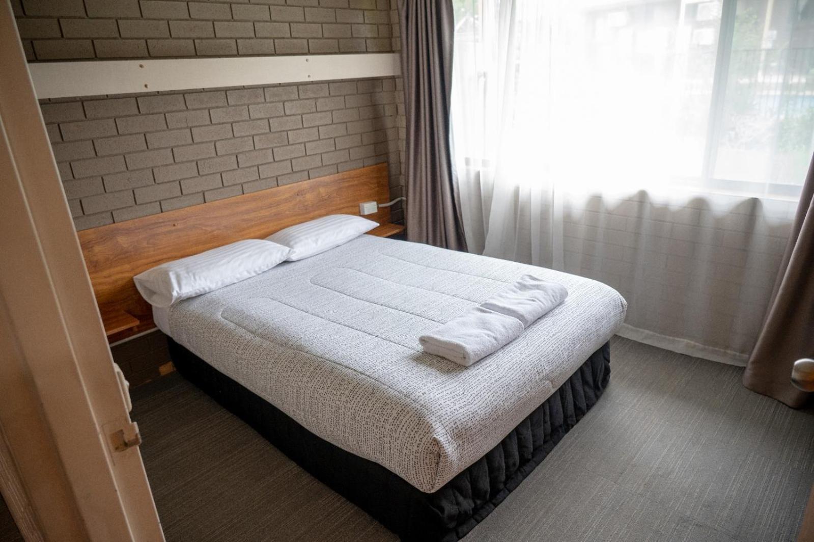 Tumut Valley Motel Pet Friendly Екстер'єр фото