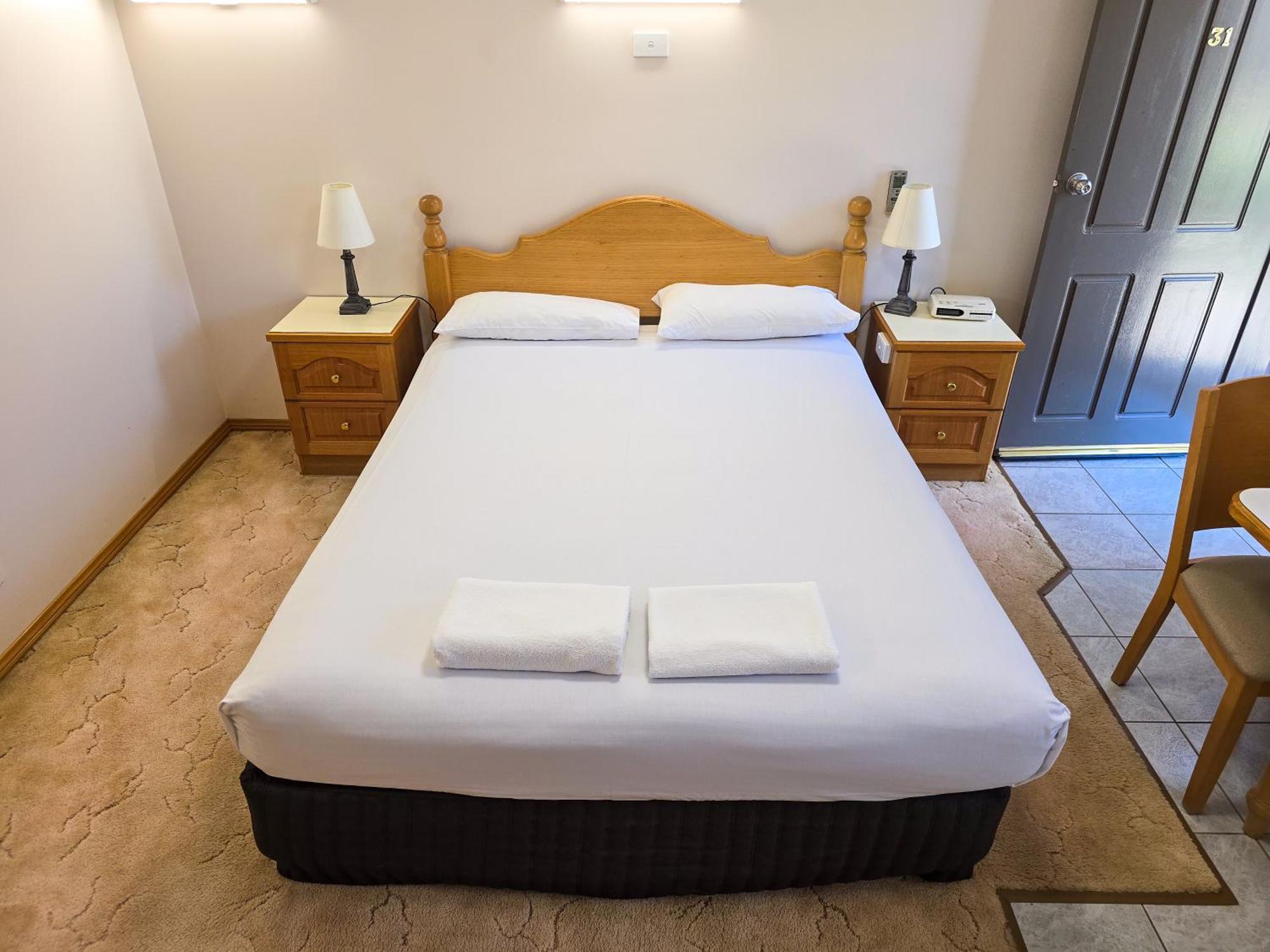 Tumut Valley Motel Pet Friendly Екстер'єр фото