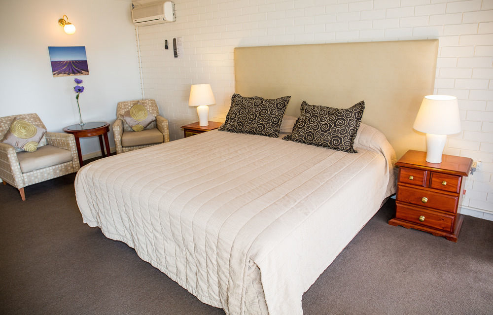 Tumut Valley Motel Pet Friendly Екстер'єр фото