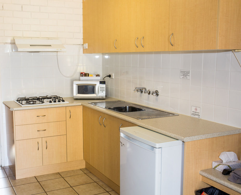 Tumut Valley Motel Pet Friendly Екстер'єр фото
